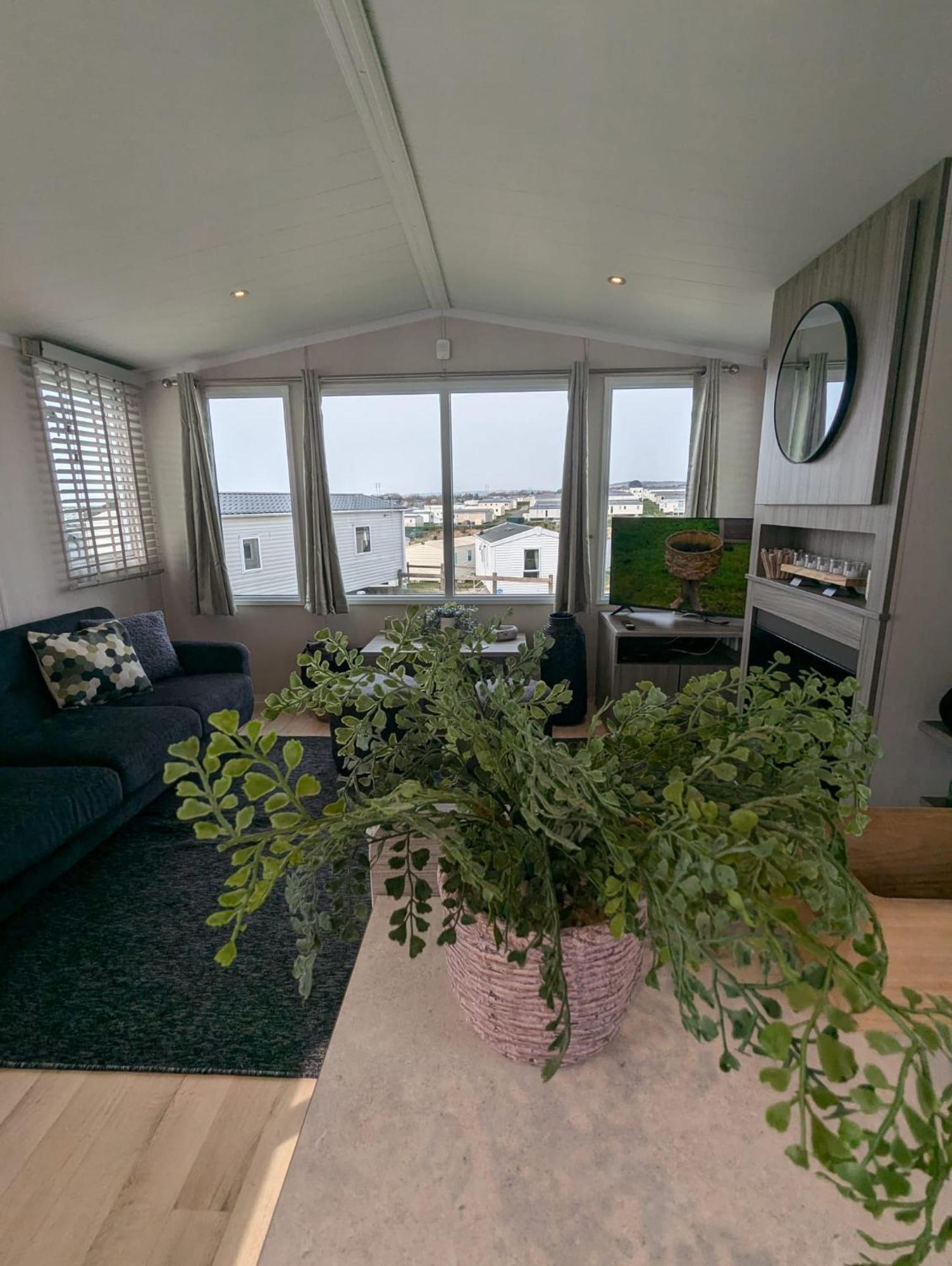 Beautifully Presented Dog Friendly Caravan On Very Popular Littlesea Holiday Haven Park Weymouth Wyke Regis Buitenkant foto